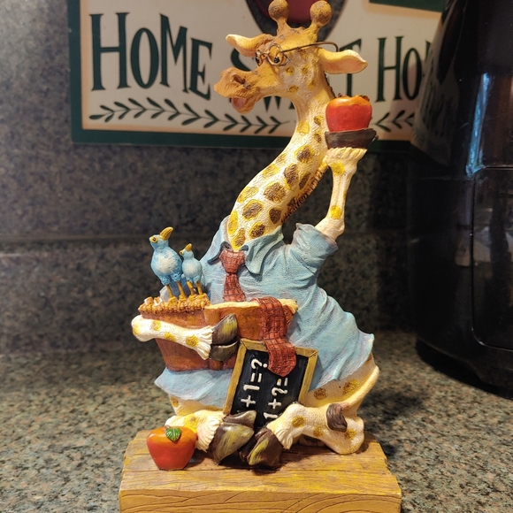 Other - Adorable Giraffe Teacher & Blue Birds Desk Statue